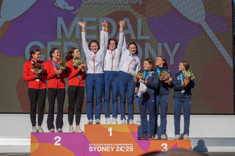 Czechia kayak teams Sydney 2025 podium